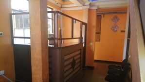 Unclassified image, 5 of 20, button - Santa Fe Hotel (Nairobi)