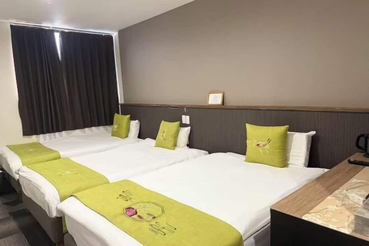 Desk, laptop workspace, blackout drapes, free WiFi