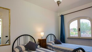 1 soverom, strykejern/-brett, reiseseng for barn og wi-fi (inkludert)