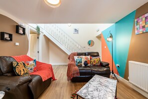 TV - Jesouth Mezzanine Suite 💫 Comfy 💫Homey💫Pleasant (Hull)