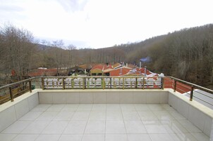 Panoramic Suite, Mountain View | Terrace/patio
