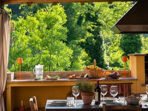 Outdoor dining