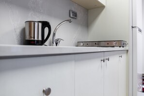 Design Apartment | Private kitchenette - Amwaj Design Apartments-Ahlan Hospitalty (Nazareth)