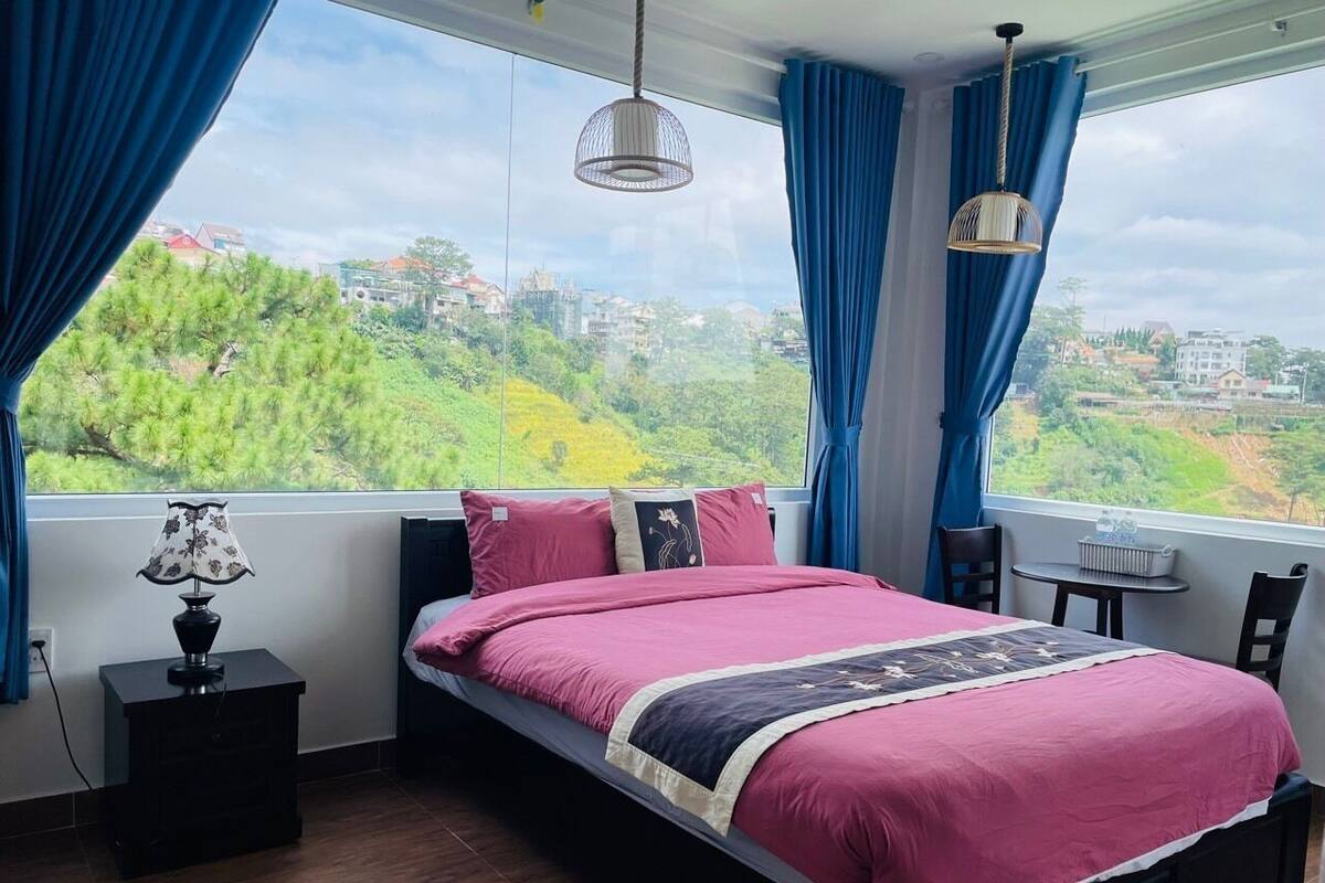 Deluxe Double Room, 1 Queen Bed | Desk, soundproofing, WiFi (free)