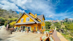 Fachada de la propiedad