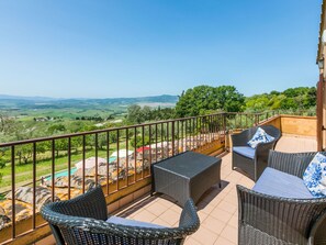Property grounds - Wonderful private villa for 9 guests with private pool, WIFI, TV and terrace (Volterra)