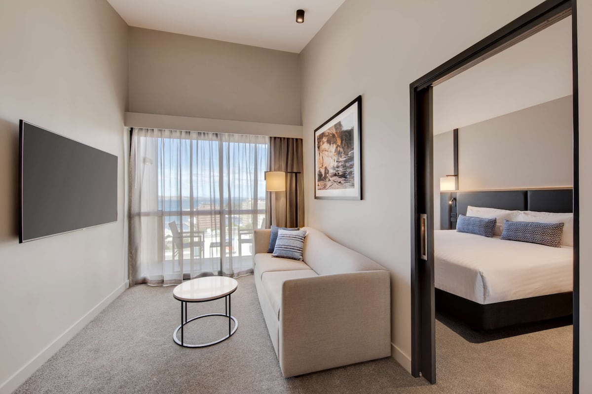 One Bedroom Apartment | Hypo-allergenic bedding, minibar, in-room safe, desk