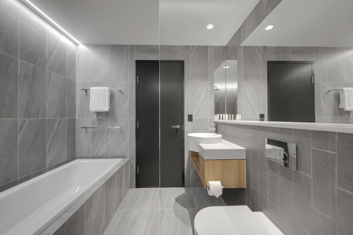 Hypo-allergenic bedding, minibar, in-room safe, desk