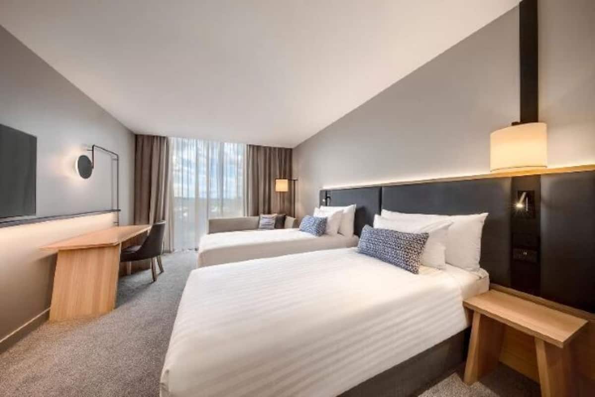 Allergikerbettwaren, Minibar, Zimmersafe, Schreibtisch