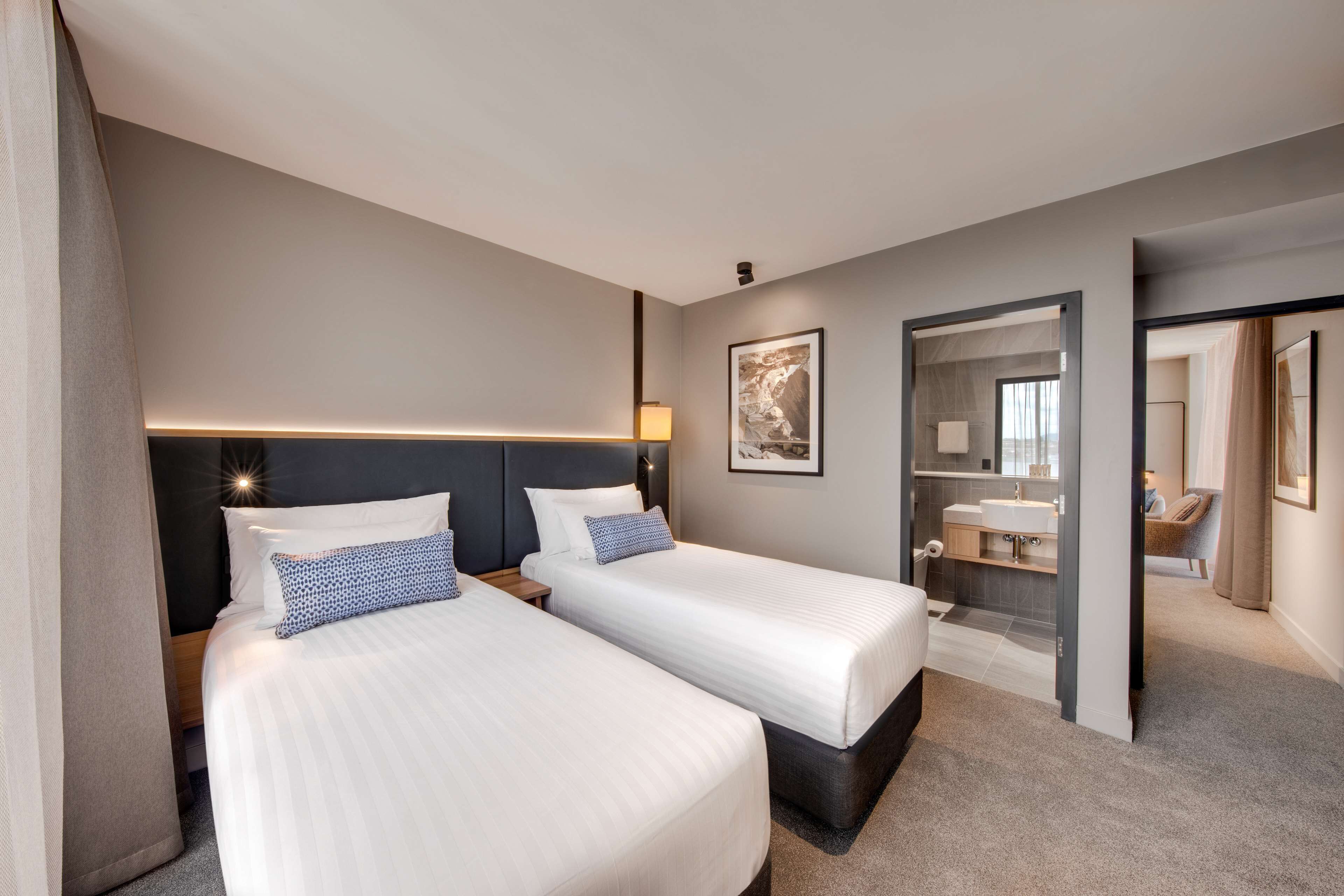 hypo-allergenic bedding, minibar, in-room safe, desk