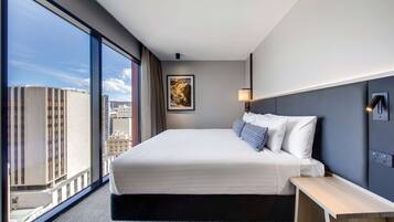 Hypo-allergenic bedding, minibar, in-room safe, desk