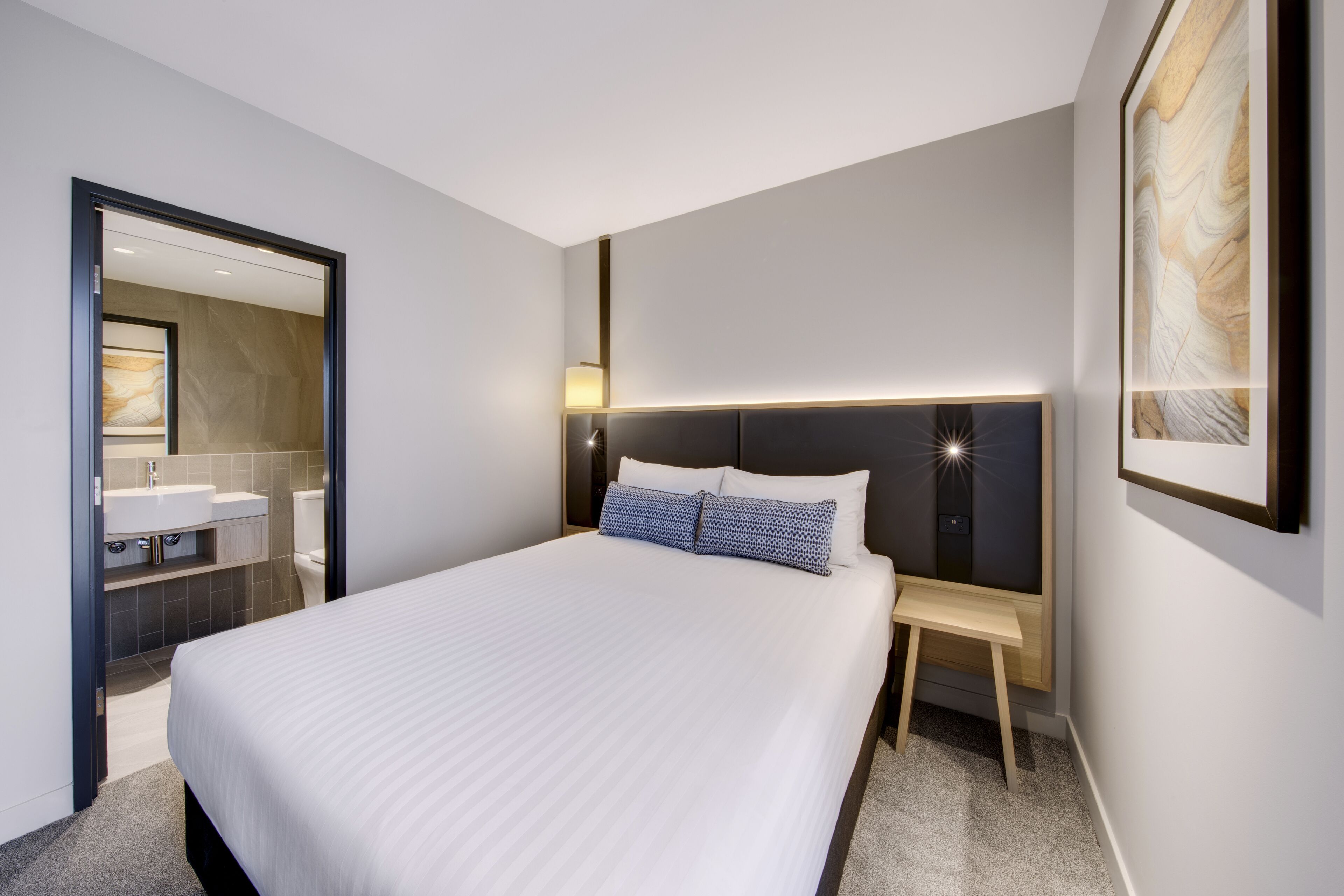 Hypo-allergenic bedding, minibar, in-room safe, desk