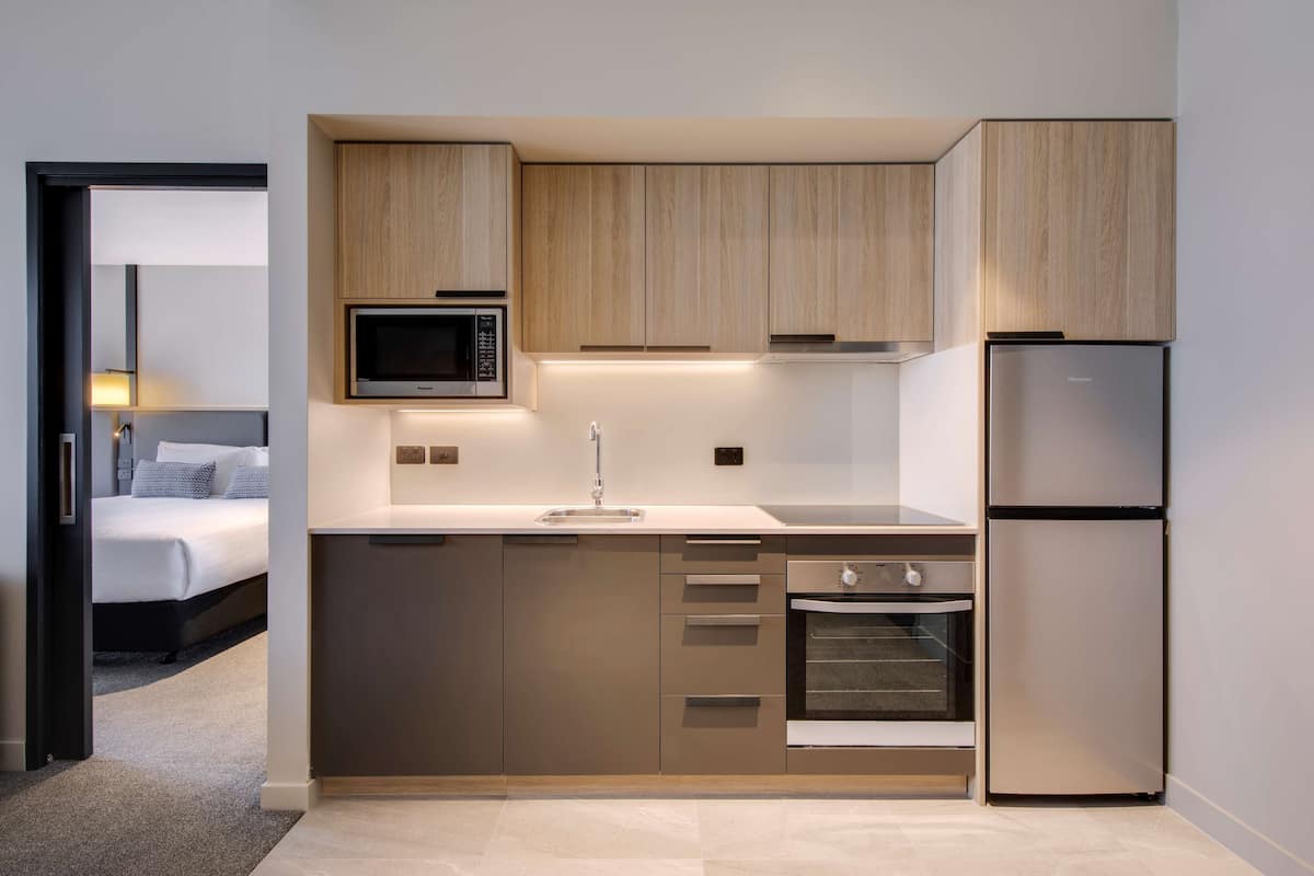 hypo-allergenic bedding, minibar, in-room safe, desk