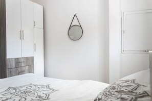 Family Apartment | 3 bedrooms, individually decorated, individually furnished, desk - Cosy & Modern old city 3BR by Ahlan Hospitality (Nazareth)