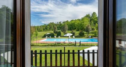 Beautiful private villa for 25 people with WIFI, private pool, TV, patio and pets allowed