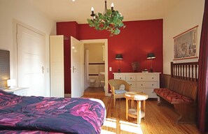 8 bedrooms, iron/ironing board, travel cot, free WiFi