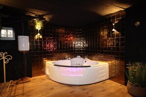 Spa - Luxury country house with whirlpool, saunas, billiards and cinema in a beautiful area (Malberg)