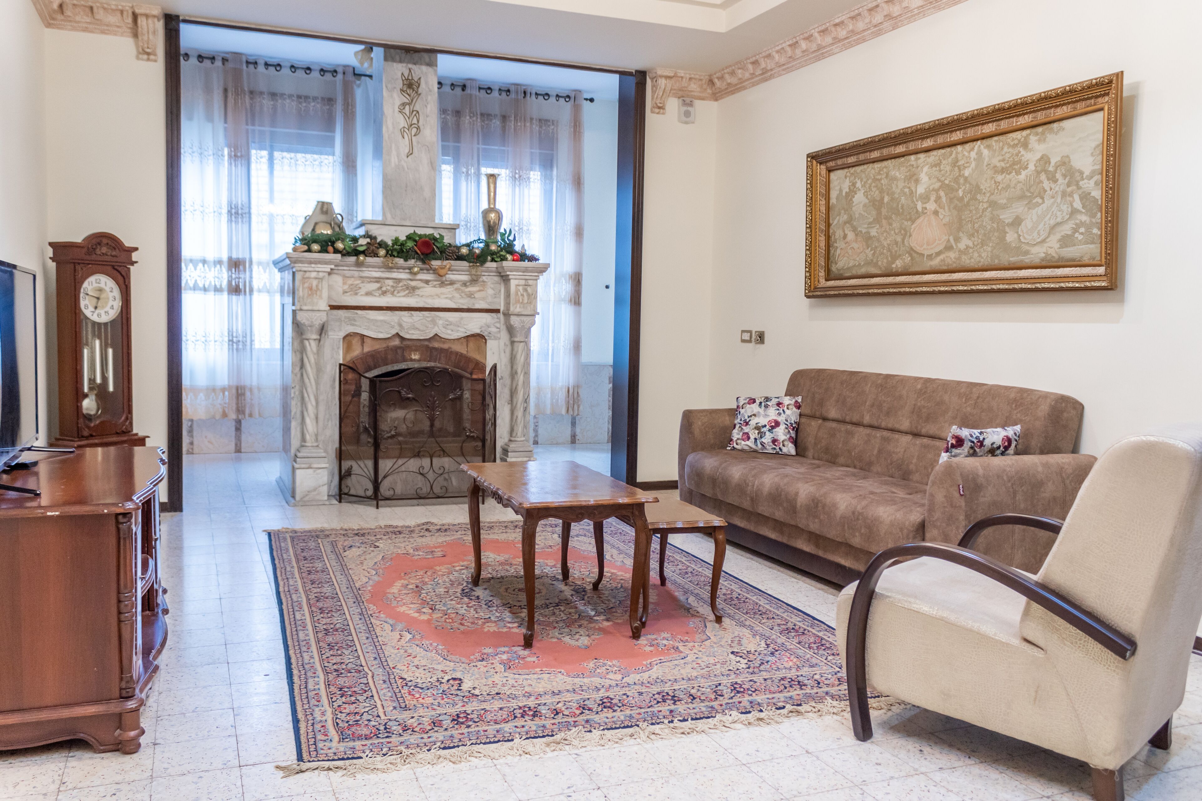 Grand Apartment | Living area | Smart TV, fireplace, Netflix, streaming services