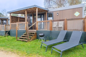 Superior Chalet, 3 Bedrooms, 2 Bathrooms | Terrace/patio