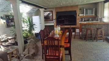 Kawasan BBQ/berkelah