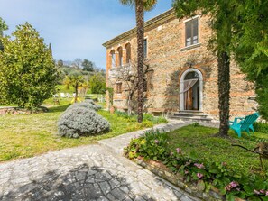 Exterior - Wonderful private villa for 11 people with WIFI, TV, balcony and pets allowed (Sinalunga)