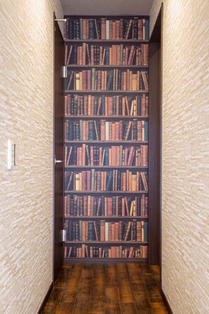 Hallway - Neironoyado (Osaka)