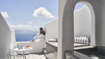 Superior-Suite, 1 Schlafzimmer, Whirlpool, Meerblick | Blick vom Balkon