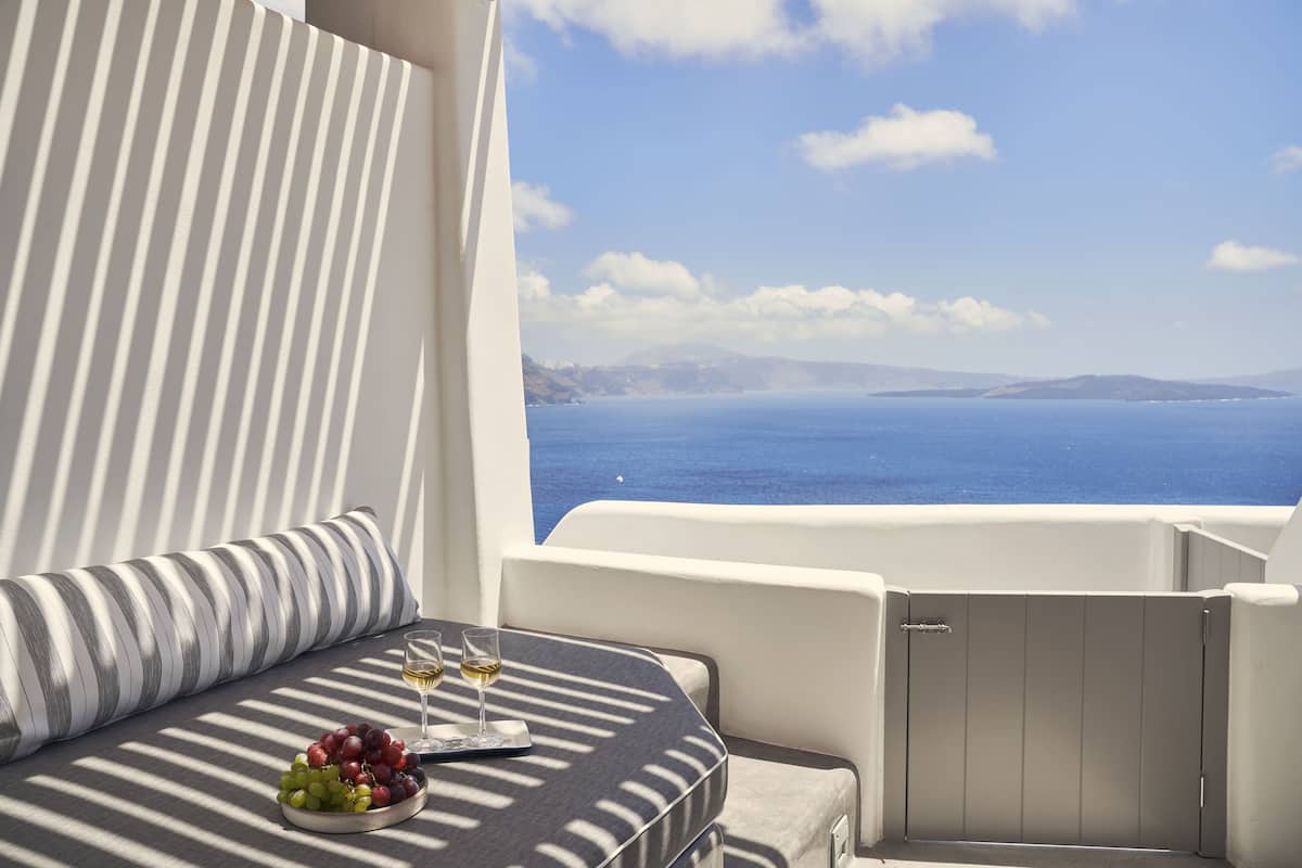 Junior Suite, 1 Queen Bed, Jetted Tub, Sea View | Terrace/patio