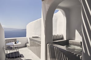 Suite superior, 1 habitación, bañera de hidromasaje, vistas al mar | Vistas del balcón