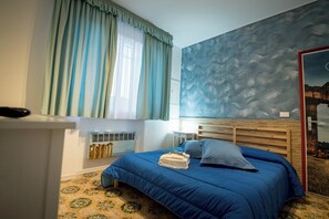 Room, 1 Bedroom, Accessible, Smoking | 1 bedroom, WiFi, bed sheets