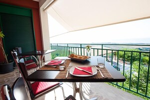 Room, 1 Bedroom, Accessible, Smoking | Terrace/patio