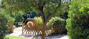 Stunning private villa for 6 guests with pool, WIFI, TV, terrace and pets allowed