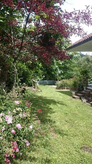 Garden - Sea Levanto and Cinque Terre Calm, Cool, Freedom,for Children and pet Parking (Carrodano)