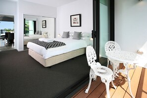 3 chambres, fer et planche à repasser, lits bébé (en supplément)