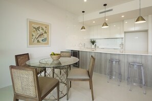 Executive Apartment | In-room dining