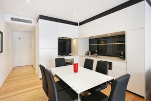 Executive Apartment | In-room dining