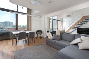 Living area - The Loft by Darling Harbour (Sydney)