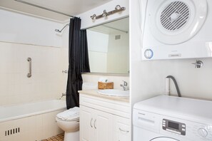 Laundry room - The Loft by Darling Harbour (Sydney)