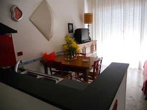 Apartemen, 1 kamar tidur, Boleh Merokok, balkon | Ruang makan