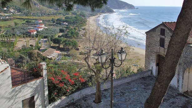 Unclassified image, 1 of 21, button - Holiday Resorts for 10 Persons, With Swimming Pool, Wifi and air Conditioner (Itri)
