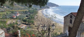 Holiday Resorts for 10 Persons, With Swimming Pool, Wifi and air Conditioner