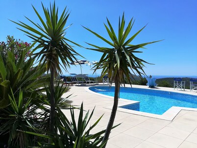 Holiday Resorts for 10 Persons, With Swimming Pool, Wifi and air Conditioner