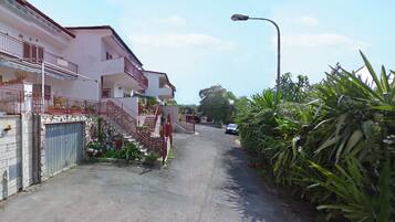 Villa, 3 Bedrooms, Balcony, City View | Exterior