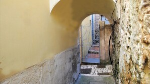 House, 3 Bedrooms, Terrace, City View | Property entrance - Sea View Appartment for 6 Person (Gaeta)