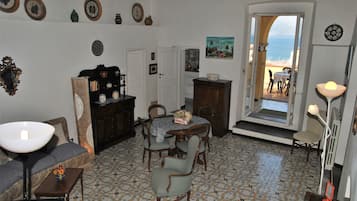 Maison, 3 chambres, terrasse, vue ville | Bar lounge