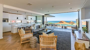 2 restaurants, breakfast served