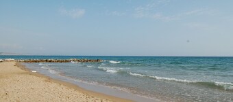 Apartment In Villa Near The Sea
