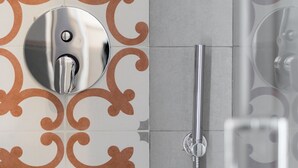 Bathroom shower - B B Le Giravolte Historical Center Lecce (Lecce)