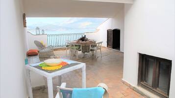 Ferienhaus, 2 Schlafzimmer, Terrasse, Stadtblick | Terrasse/Patio