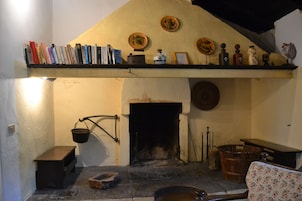 Apartment, 1 Bedroom, Garden View | Interior